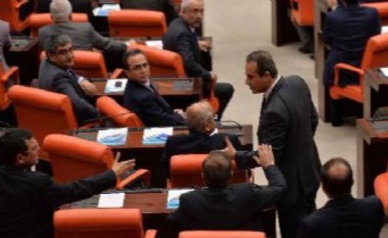 Davutoğlu 'Sizle de problemimiz var'